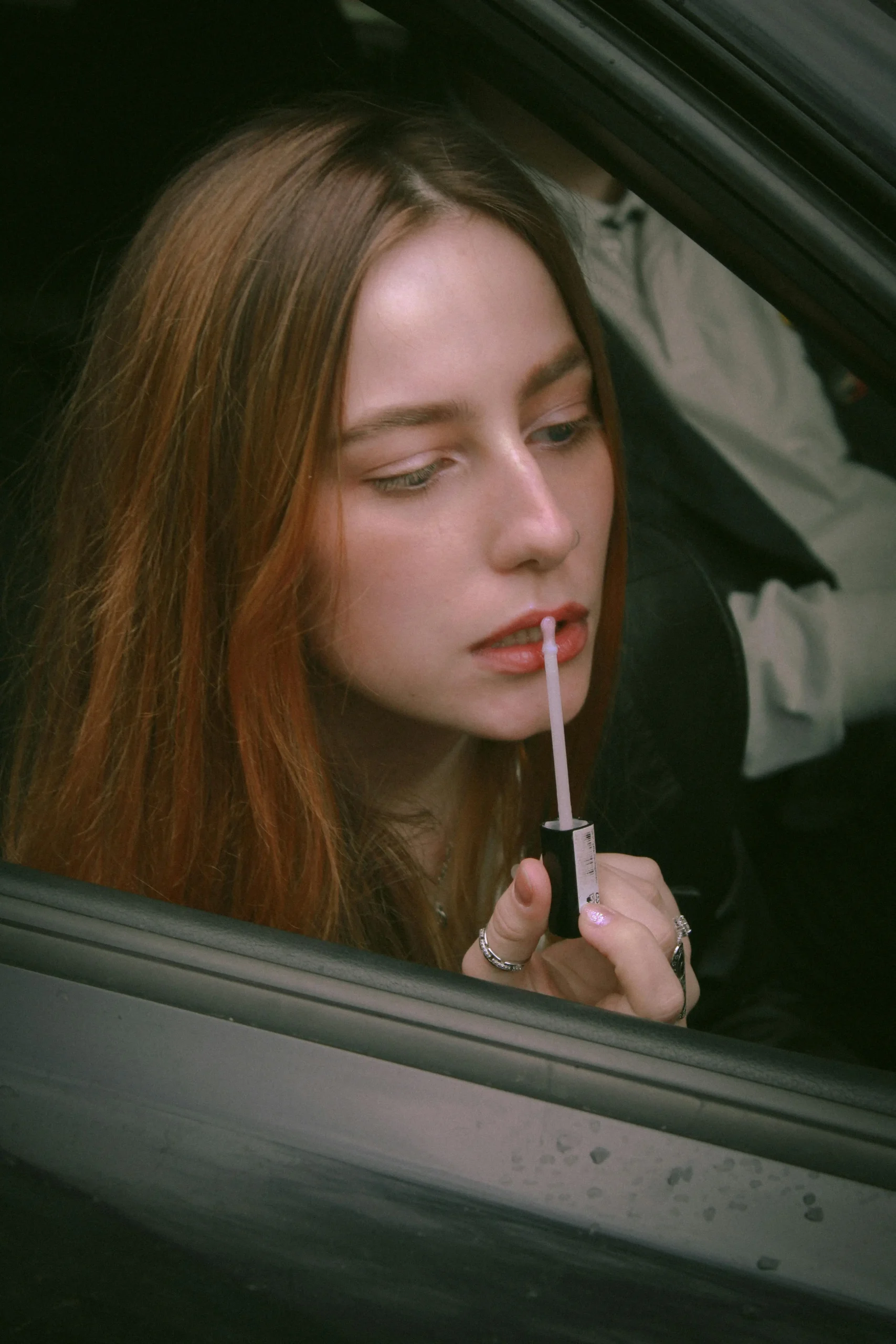 Effortless Day-to-Night Makeup: Quick Transitions for Busy Women on the Go