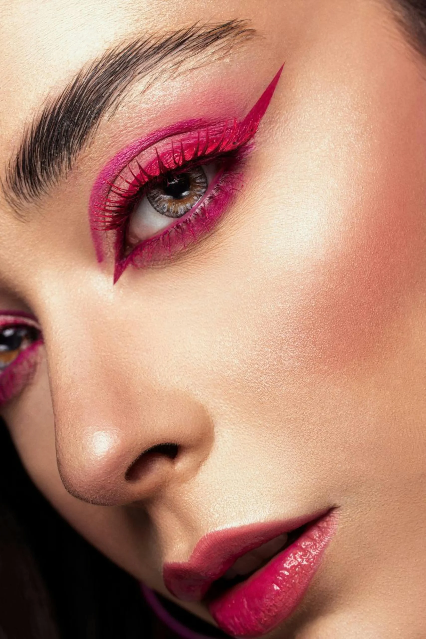 From Day to Night: Mastering the Art of a 10-Minute Makeup Look