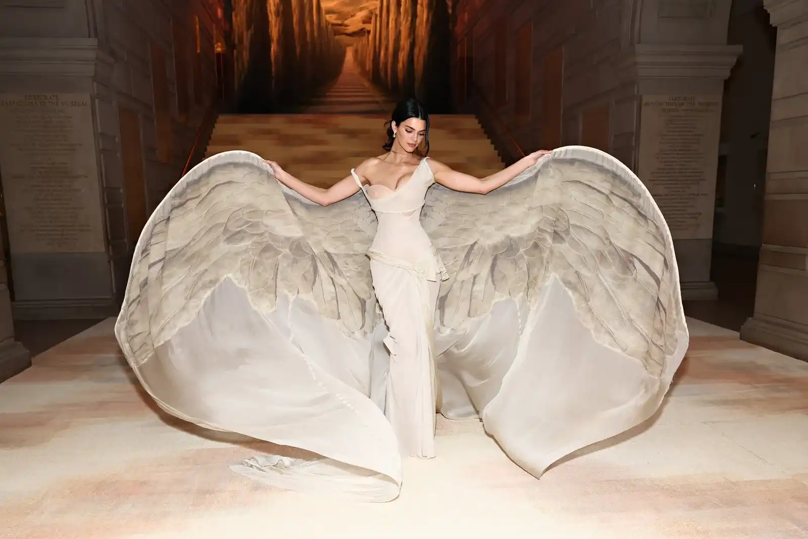Winged Victory on the Red Carpet: Kendall Jenner’s Most Artistic Met Gala Look Yet (2026 Edition)