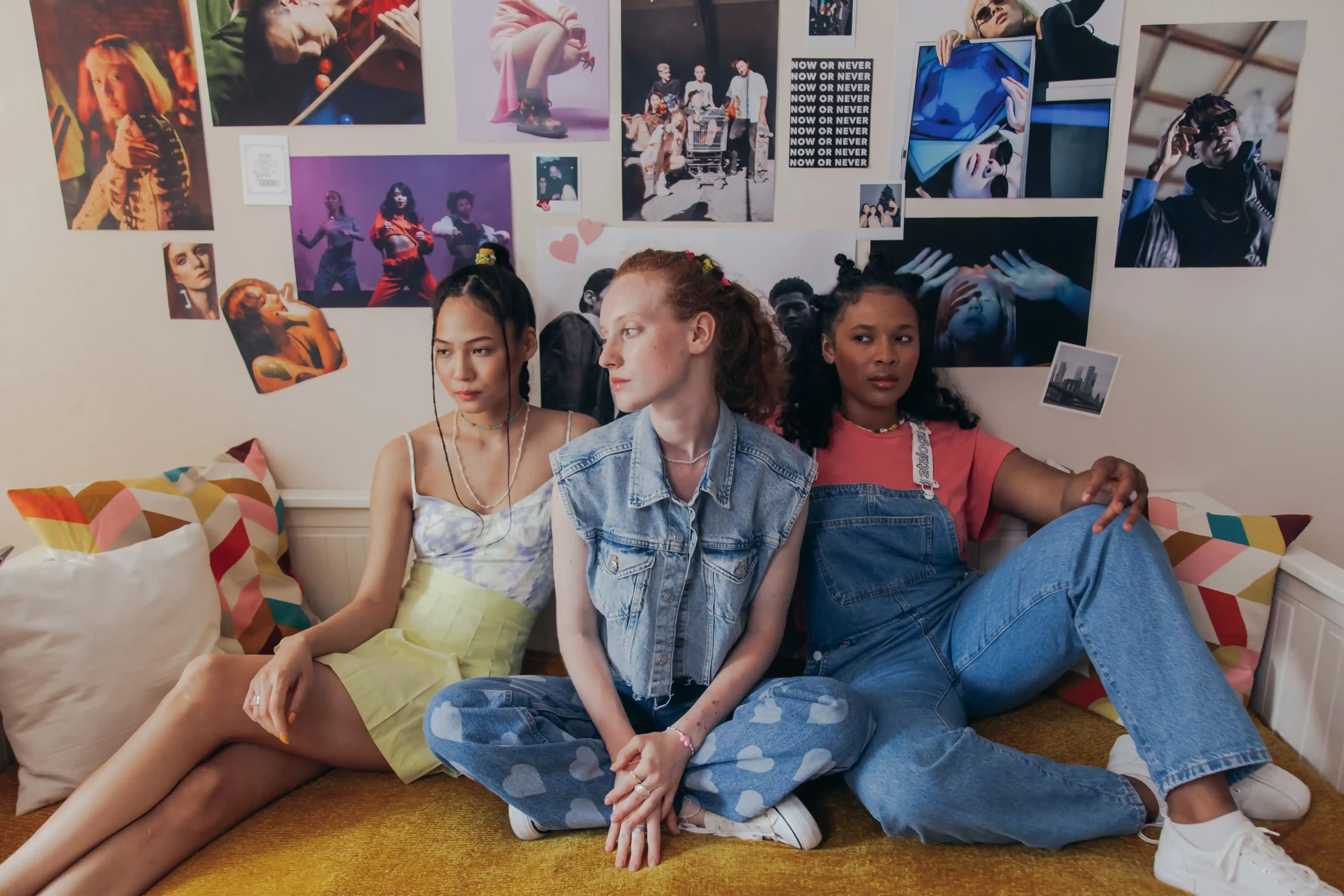 Why 90s Fashion Still Influences Gen Z: The Nostalgic Trends Taking Over Modern Style